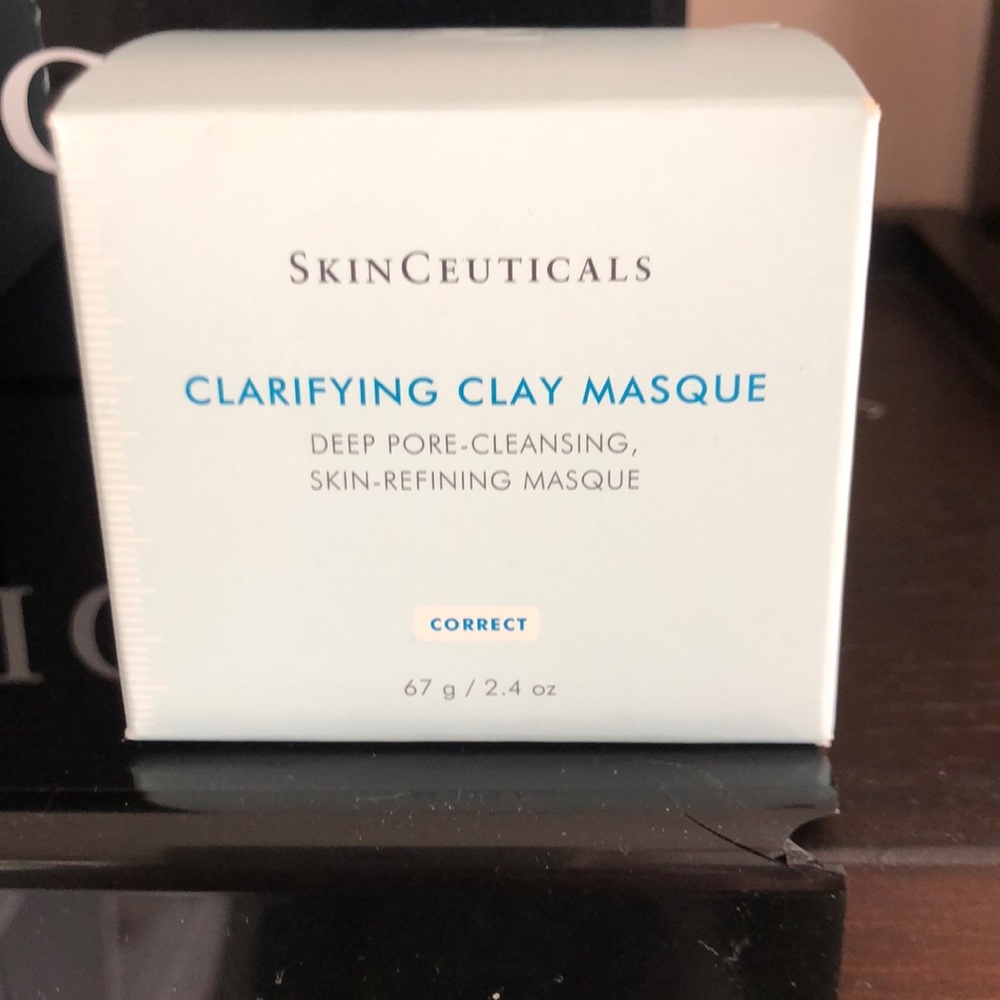 Clarifying clay mask